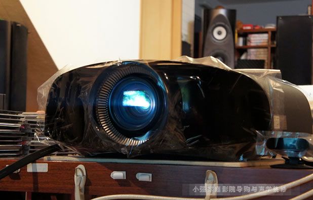 �������_(t��i)��4K����3DͶӰ�C(j��)����VW1000ES�w�(y��n)