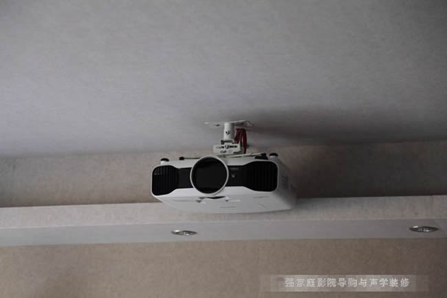������TW8510C�¿�3DͶӰ�C�ڸ߶�ӰԺ��İ���