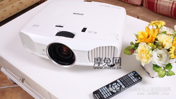������3DͶӰ�C(j��)���FTW7200�׶��_���u�y